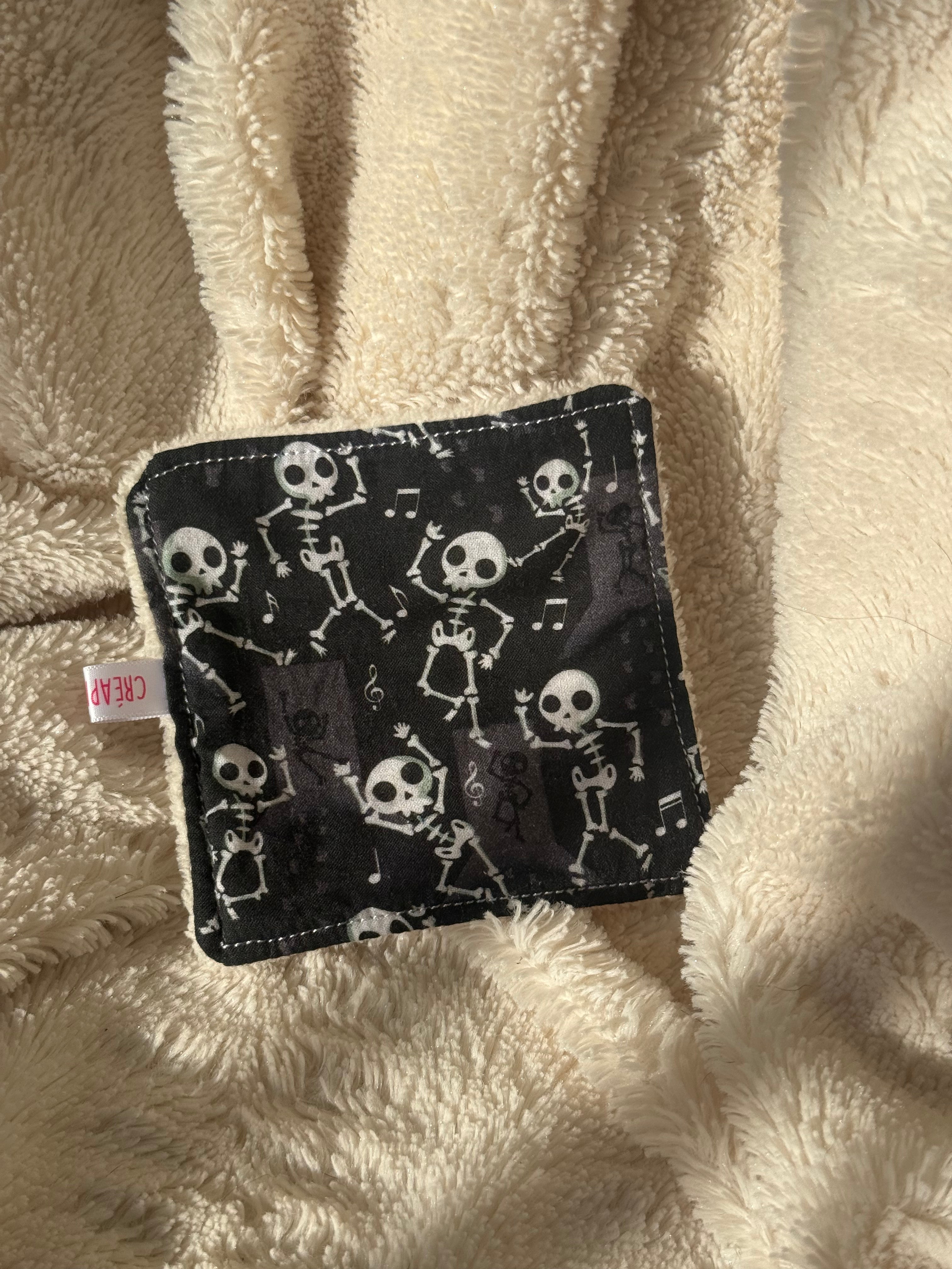 Lingette réutilisable tête de mort